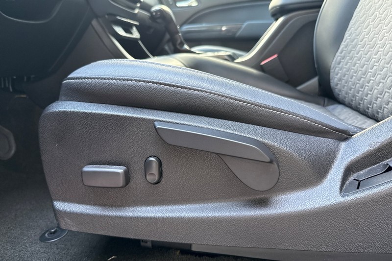 Chevrolet Colorado Vehicle Full-screen Gallery Image 13