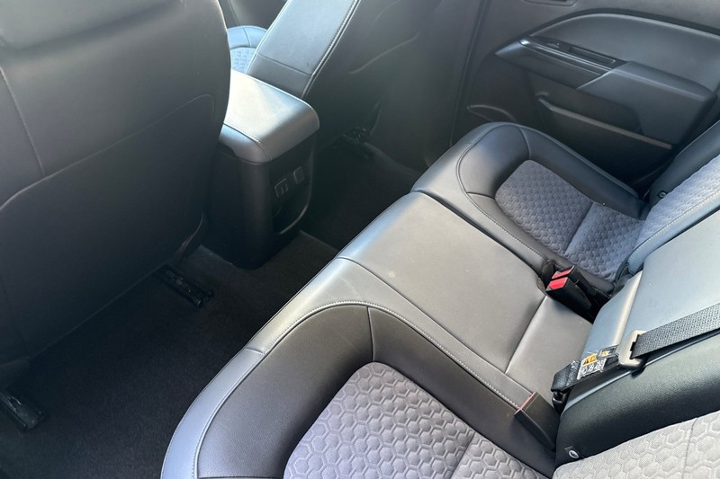 Chevrolet Colorado Vehicle Full-screen Gallery Image 14