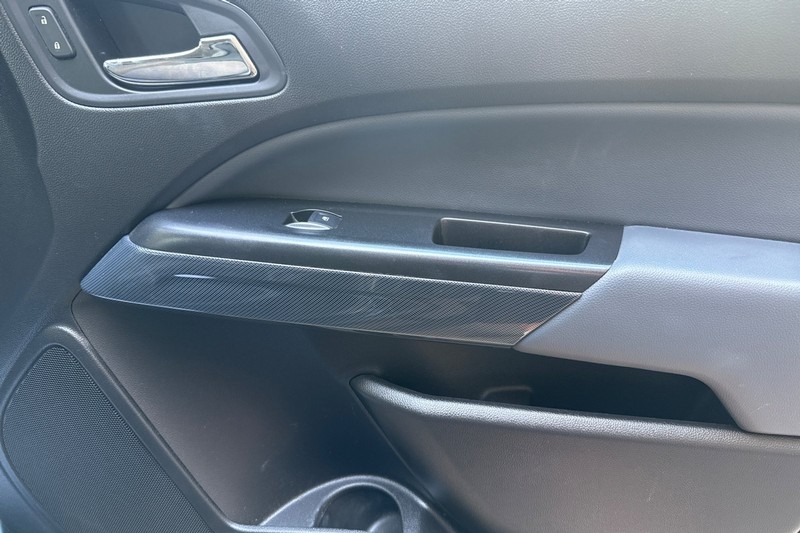 Chevrolet Colorado Vehicle Full-screen Gallery Image 20