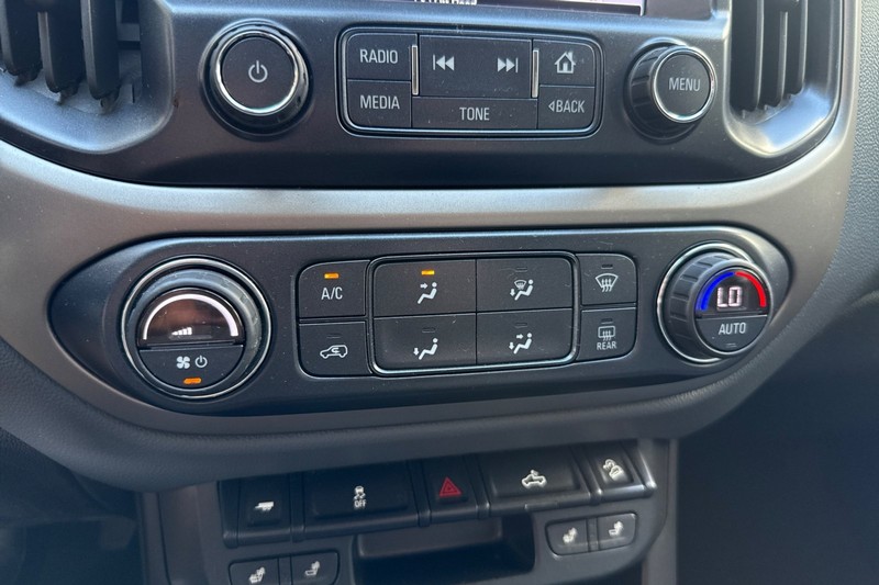 Chevrolet Colorado Vehicle Full-screen Gallery Image 27