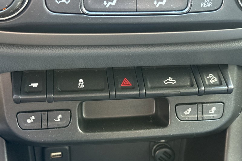 Chevrolet Colorado Vehicle Full-screen Gallery Image 30