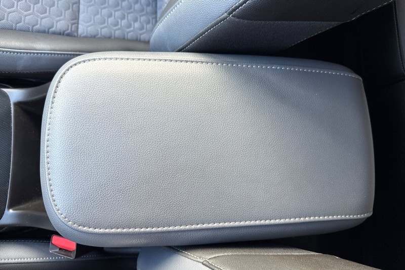 Chevrolet Colorado Vehicle Full-screen Gallery Image 31