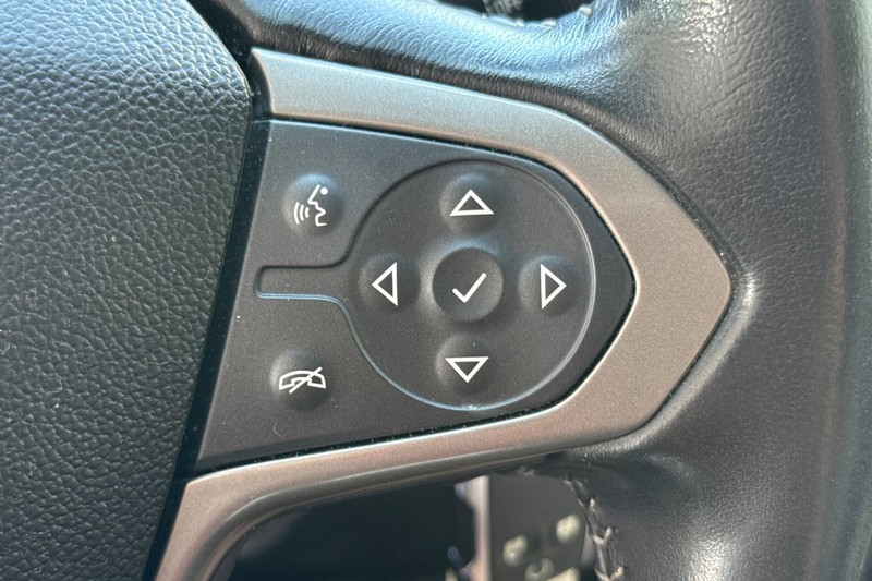 Chevrolet Colorado Vehicle Full-screen Gallery Image 36