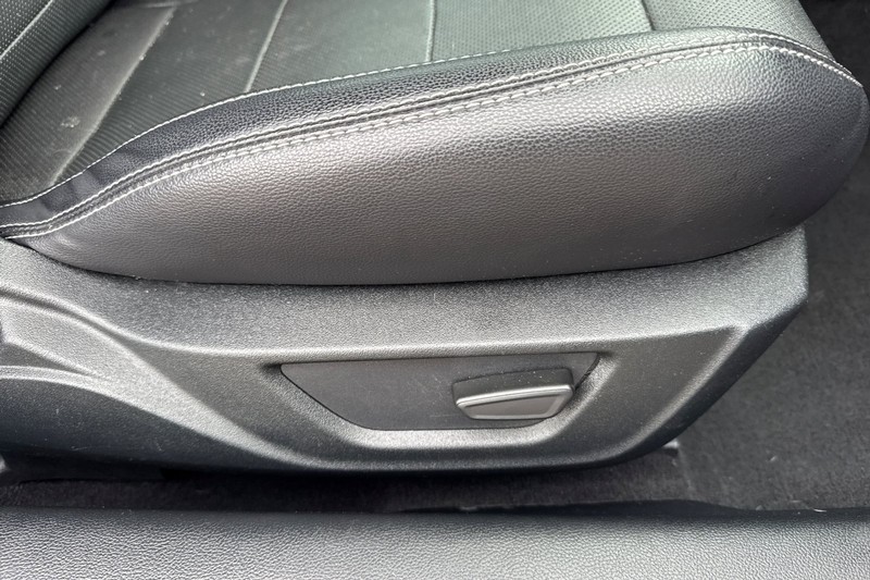 Ford Mustang Vehicle Full-screen Gallery Image 22