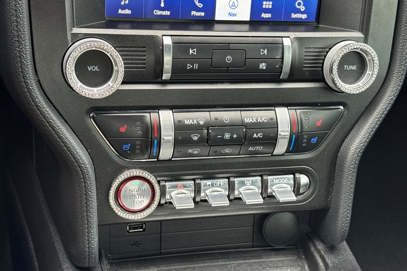 Ford Mustang Vehicle Full-screen Gallery Image 27