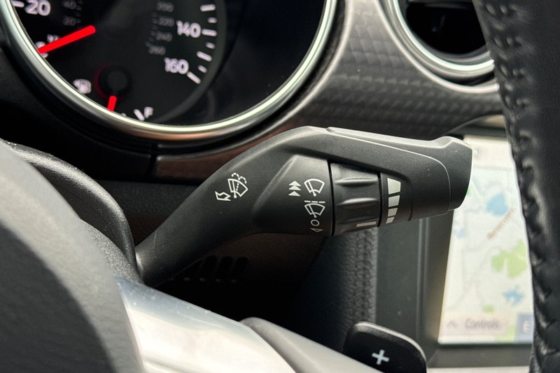 Ford Mustang Vehicle Full-screen Gallery Image 38