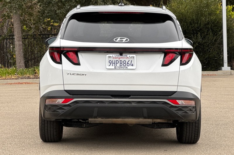 Hyundai Tucson Vehicle Full-screen Gallery Image 05