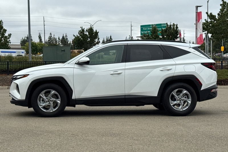 Hyundai Tucson Vehicle Full-screen Gallery Image 07