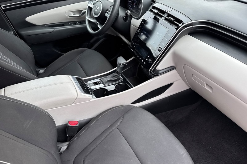 Hyundai Tucson Vehicle Full-screen Gallery Image 19