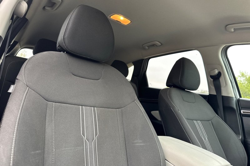 Hyundai Tucson Vehicle Full-screen Gallery Image 20