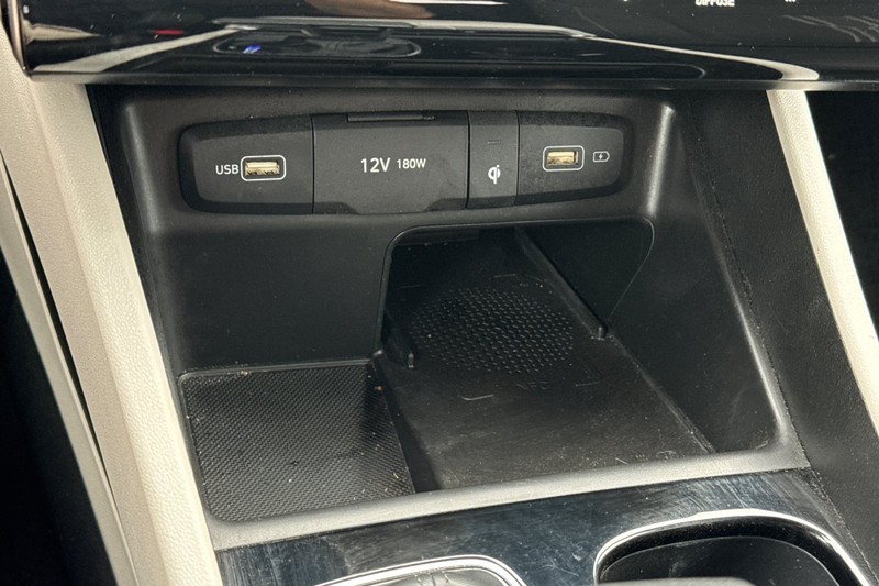 Hyundai Tucson Vehicle Full-screen Gallery Image 31