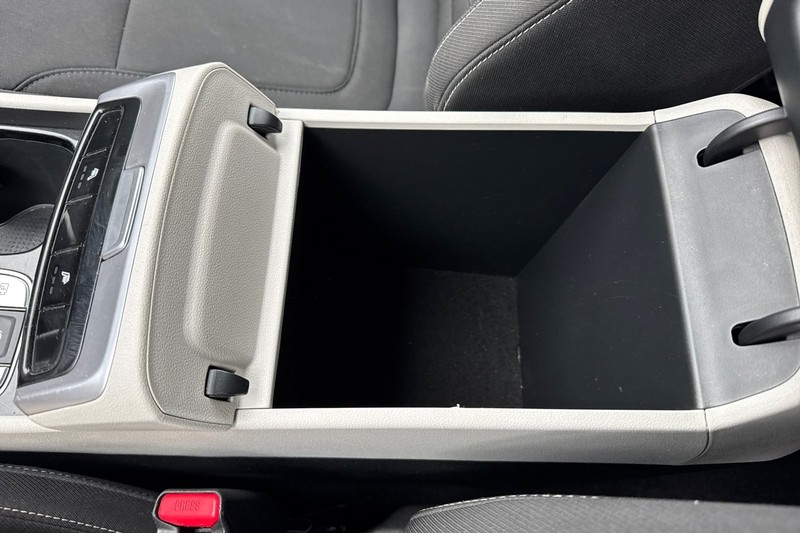 Hyundai Tucson Vehicle Full-screen Gallery Image 33