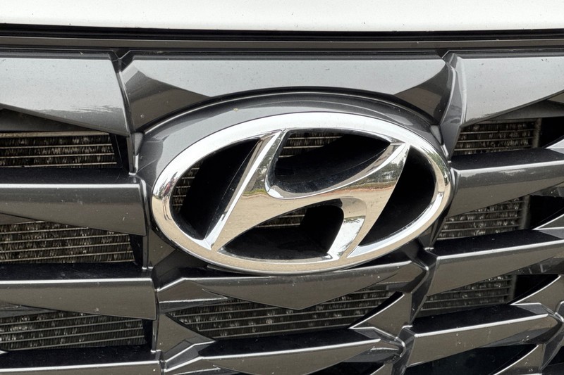 Hyundai Tucson Vehicle Full-screen Gallery Image 48