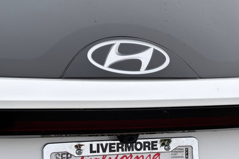 Hyundai Tucson Vehicle Full-screen Gallery Image 50