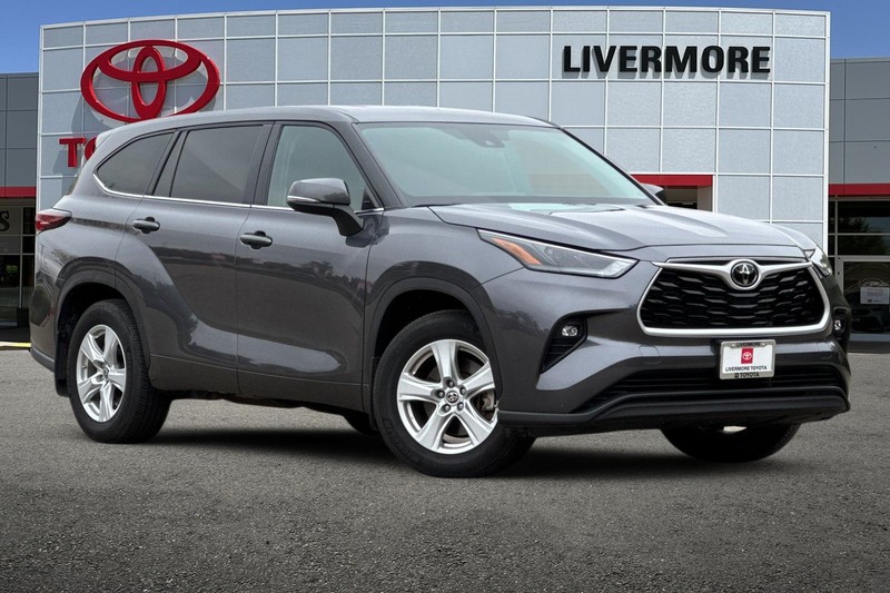 Toyota Highlander Vehicle Full-screen Gallery Image 02