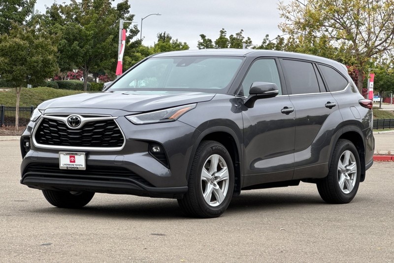 Toyota Highlander Vehicle Full-screen Gallery Image 08