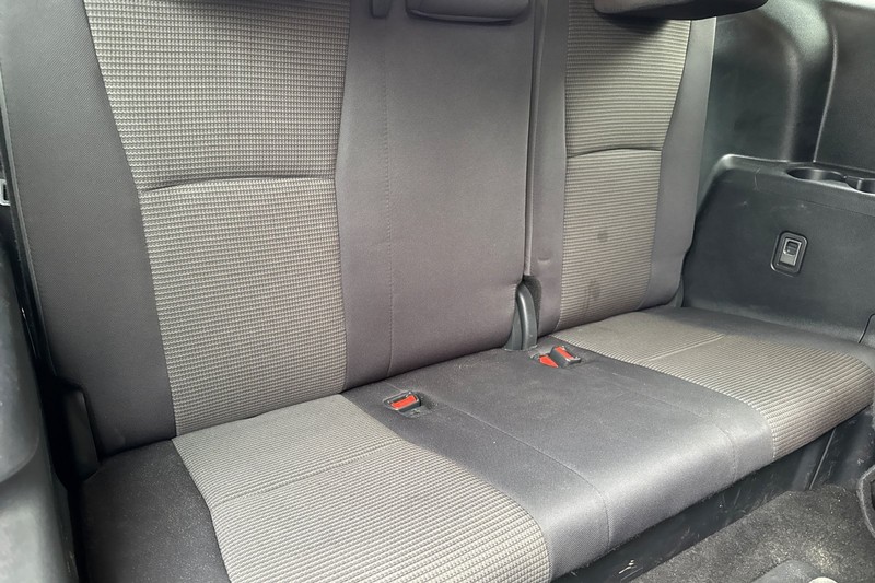 Toyota Highlander Vehicle Full-screen Gallery Image 18