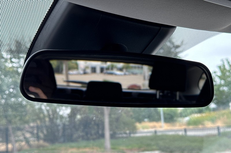 Toyota Highlander Vehicle Full-screen Gallery Image 26
