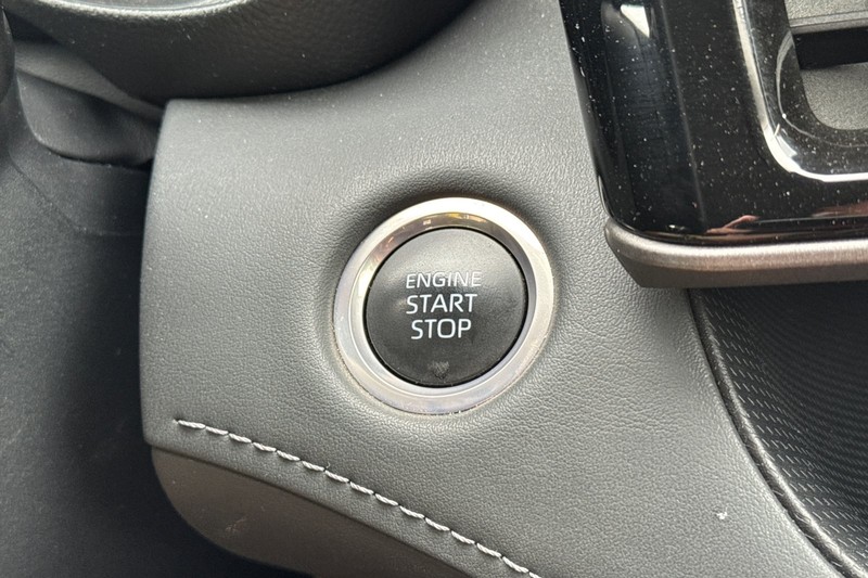 Toyota Highlander Vehicle Full-screen Gallery Image 36
