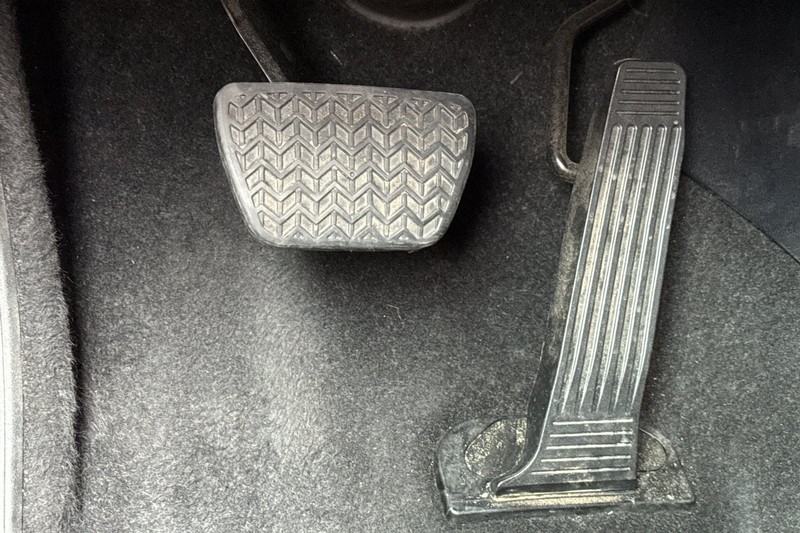Toyota Highlander Vehicle Full-screen Gallery Image 46