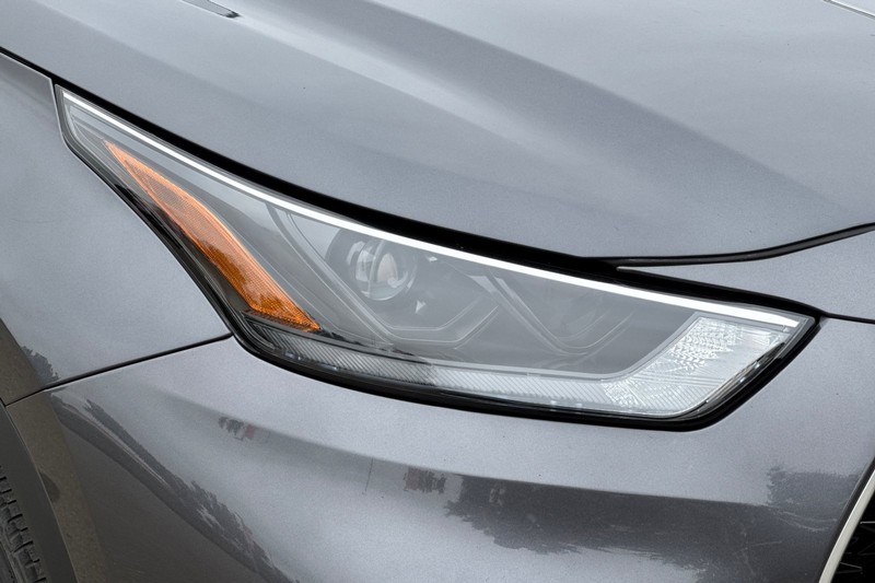 Toyota Highlander Vehicle Full-screen Gallery Image 48