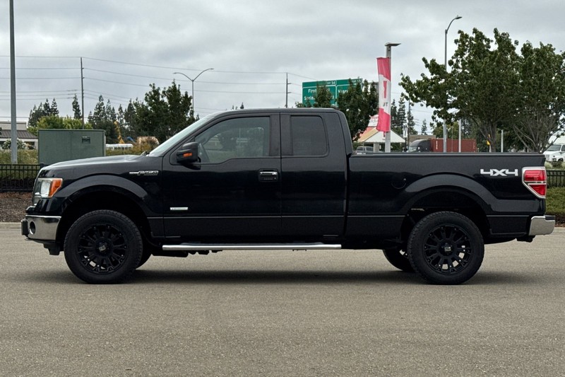 Ford F-150 Vehicle Full-screen Gallery Image 07