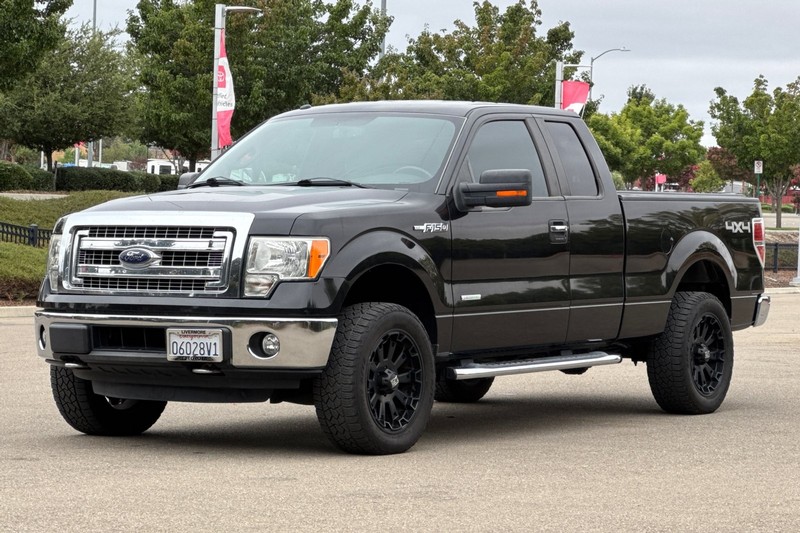 Ford F-150 Vehicle Full-screen Gallery Image 08