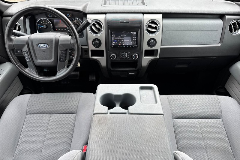 Ford F-150 Vehicle Full-screen Gallery Image 15