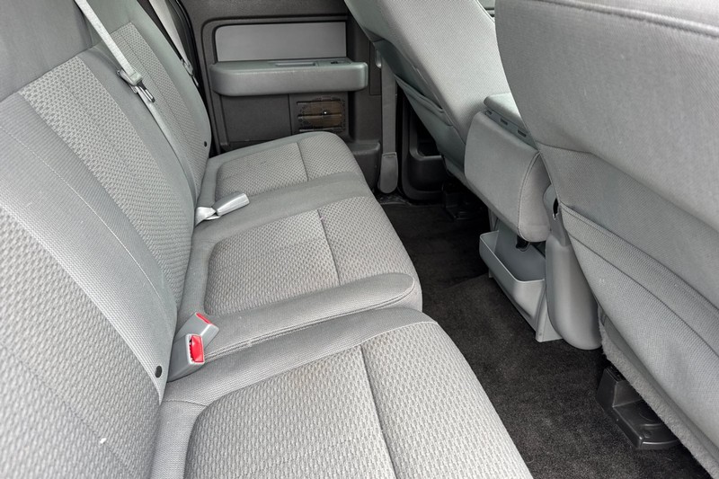 Ford F-150 Vehicle Full-screen Gallery Image 17