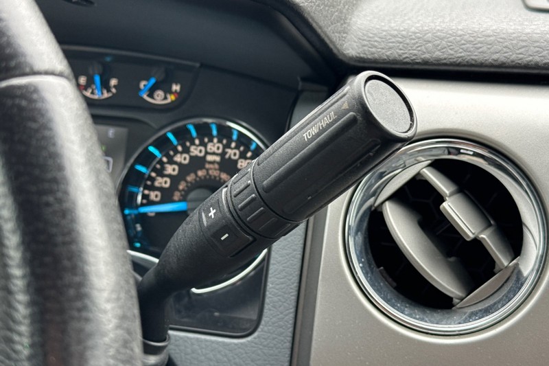 Ford F-150 Vehicle Full-screen Gallery Image 32