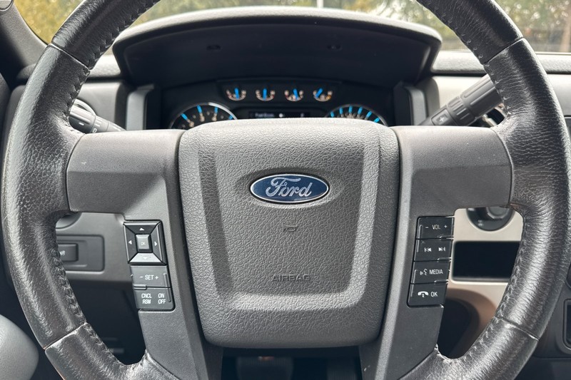 Ford F-150 Vehicle Full-screen Gallery Image 33
