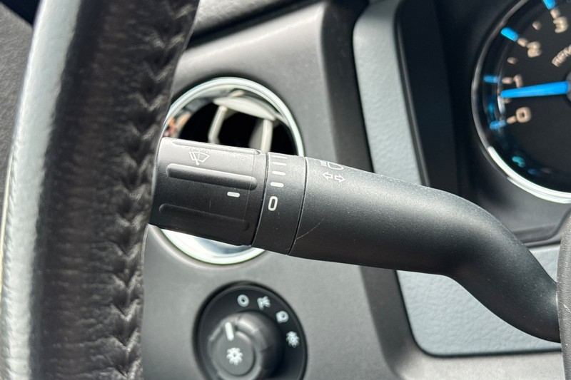 Ford F-150 Vehicle Full-screen Gallery Image 35