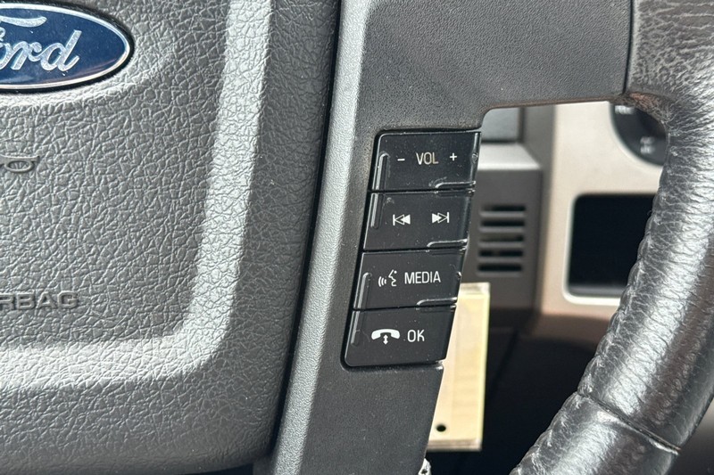 Ford F-150 Vehicle Full-screen Gallery Image 36