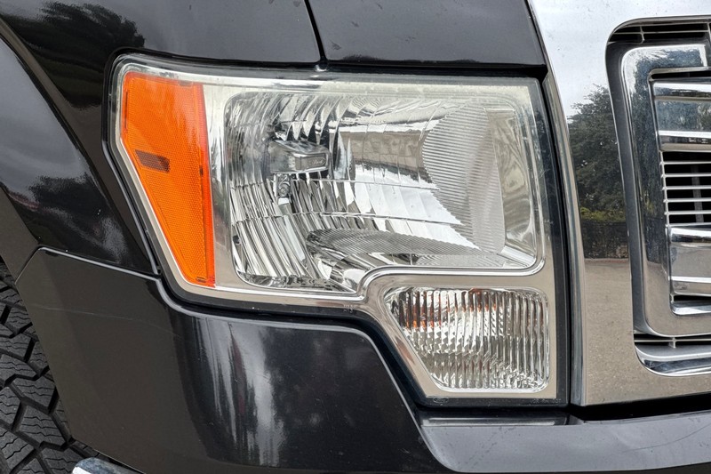 Ford F-150 Vehicle Full-screen Gallery Image 43