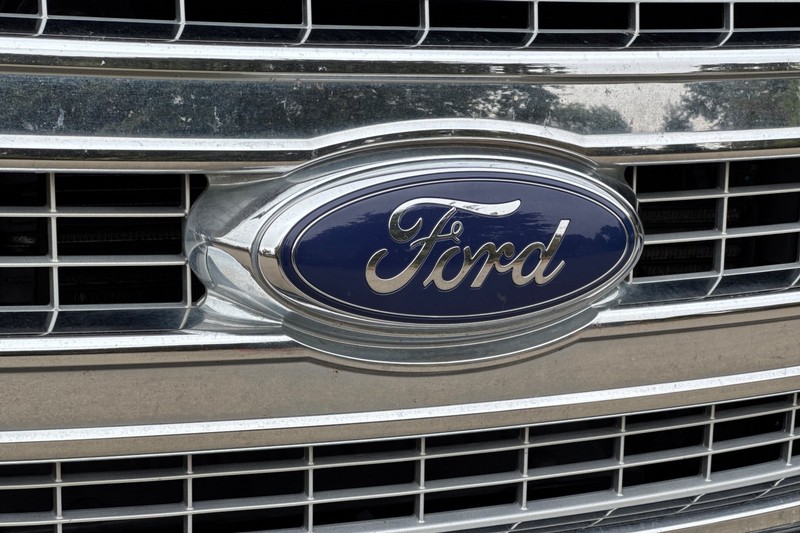 Ford F-150 Vehicle Full-screen Gallery Image 44