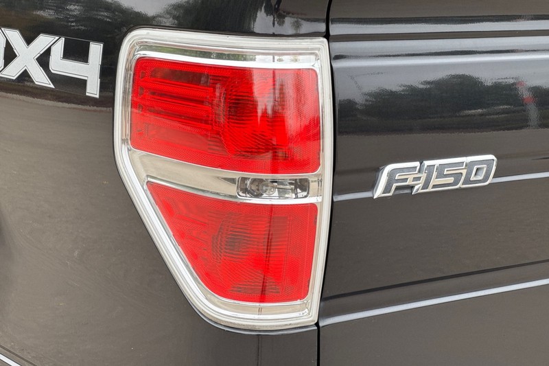 Ford F-150 Vehicle Full-screen Gallery Image 45