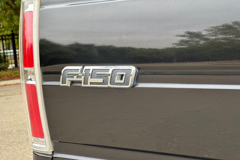 Ford F-150 Vehicle Full-screen Gallery Image 48