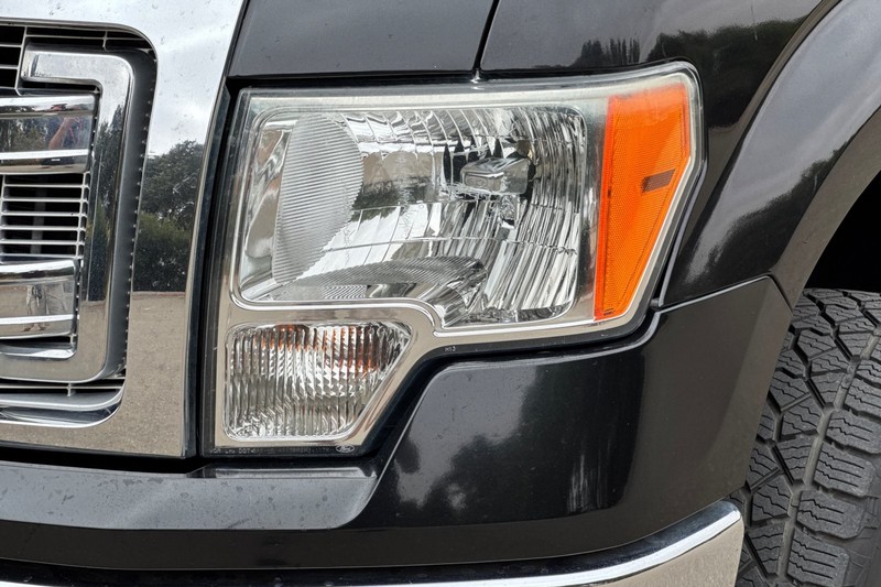 Ford F-150 Vehicle Full-screen Gallery Image 49