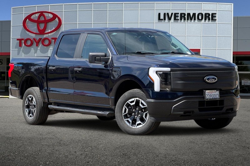 Ford F-150 Lightning Vehicle Full-screen Gallery Image 02