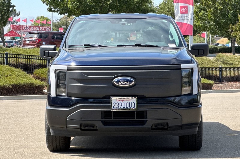 Ford F-150 Lightning Vehicle Full-screen Gallery Image 09