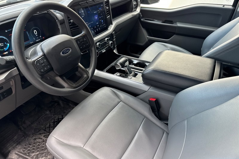 Ford F-150 Lightning Vehicle Full-screen Gallery Image 10