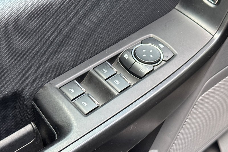 Ford F-150 Lightning Vehicle Full-screen Gallery Image 12