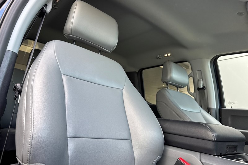 Ford F-150 Lightning Vehicle Full-screen Gallery Image 19