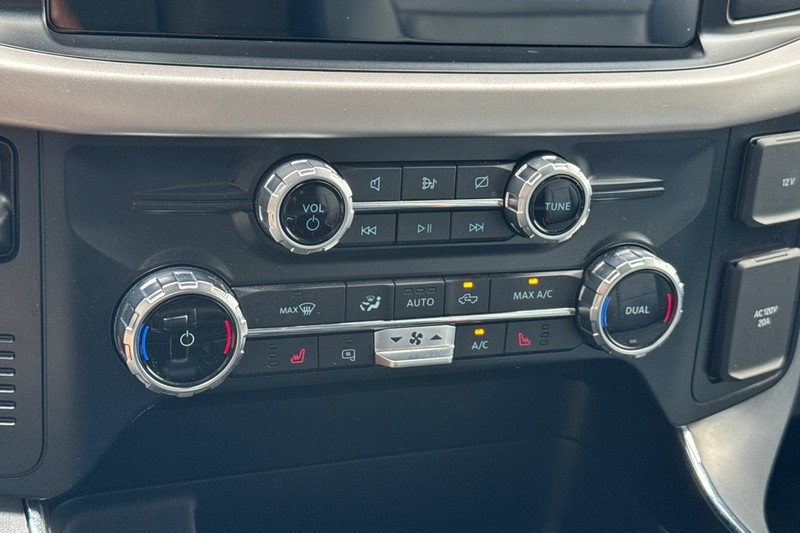 Ford F-150 Lightning Vehicle Full-screen Gallery Image 27