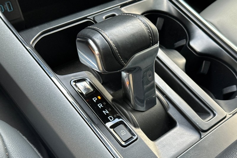 Ford F-150 Lightning Vehicle Full-screen Gallery Image 33