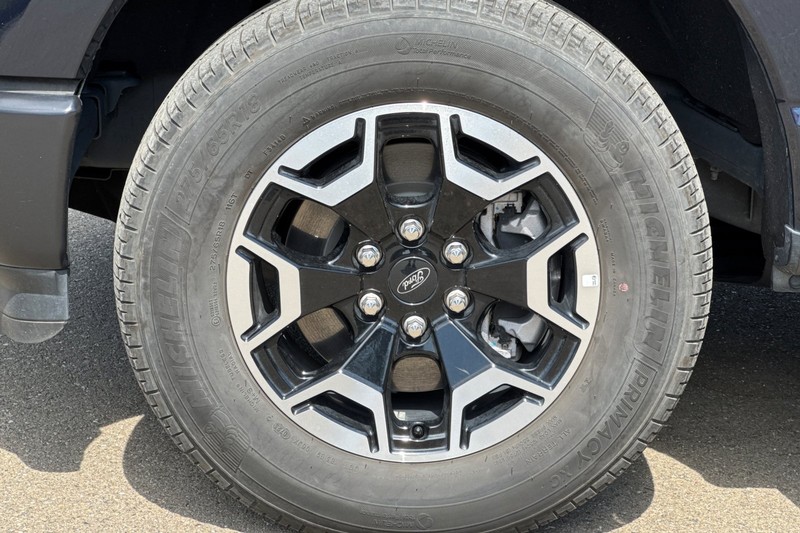 Ford F-150 Lightning Vehicle Full-screen Gallery Image 45
