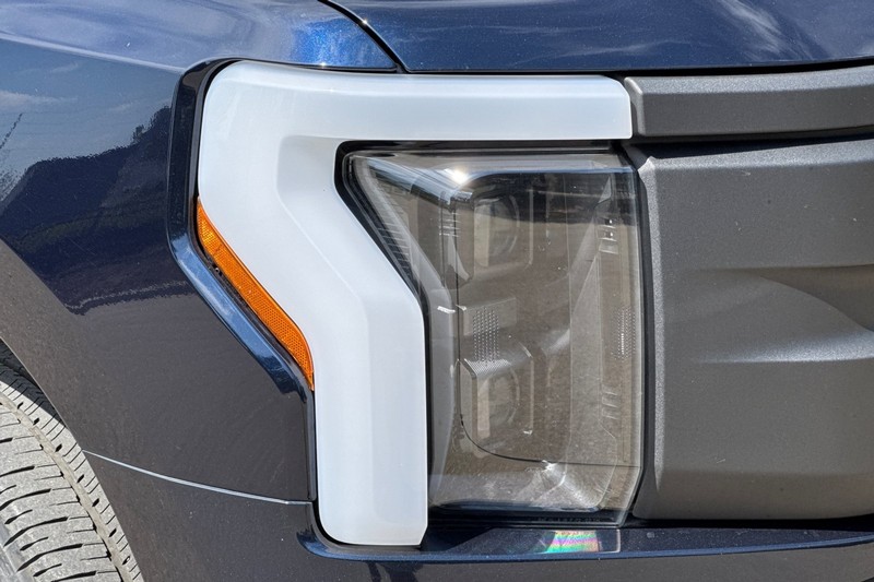 Ford F-150 Lightning Vehicle Full-screen Gallery Image 46