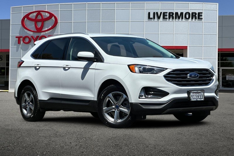Ford Edge Vehicle Full-screen Gallery Image 02