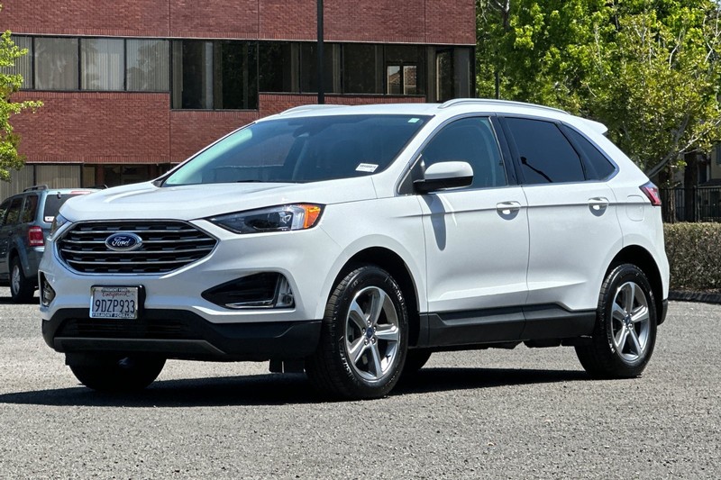 Ford Edge Vehicle Full-screen Gallery Image 08