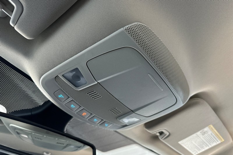 Ford Edge Vehicle Full-screen Gallery Image 24